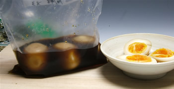煮卵　比内地鶏ガラスープ使用